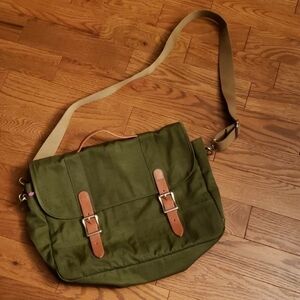 Shiraleah Chicago computer bag. NWOT